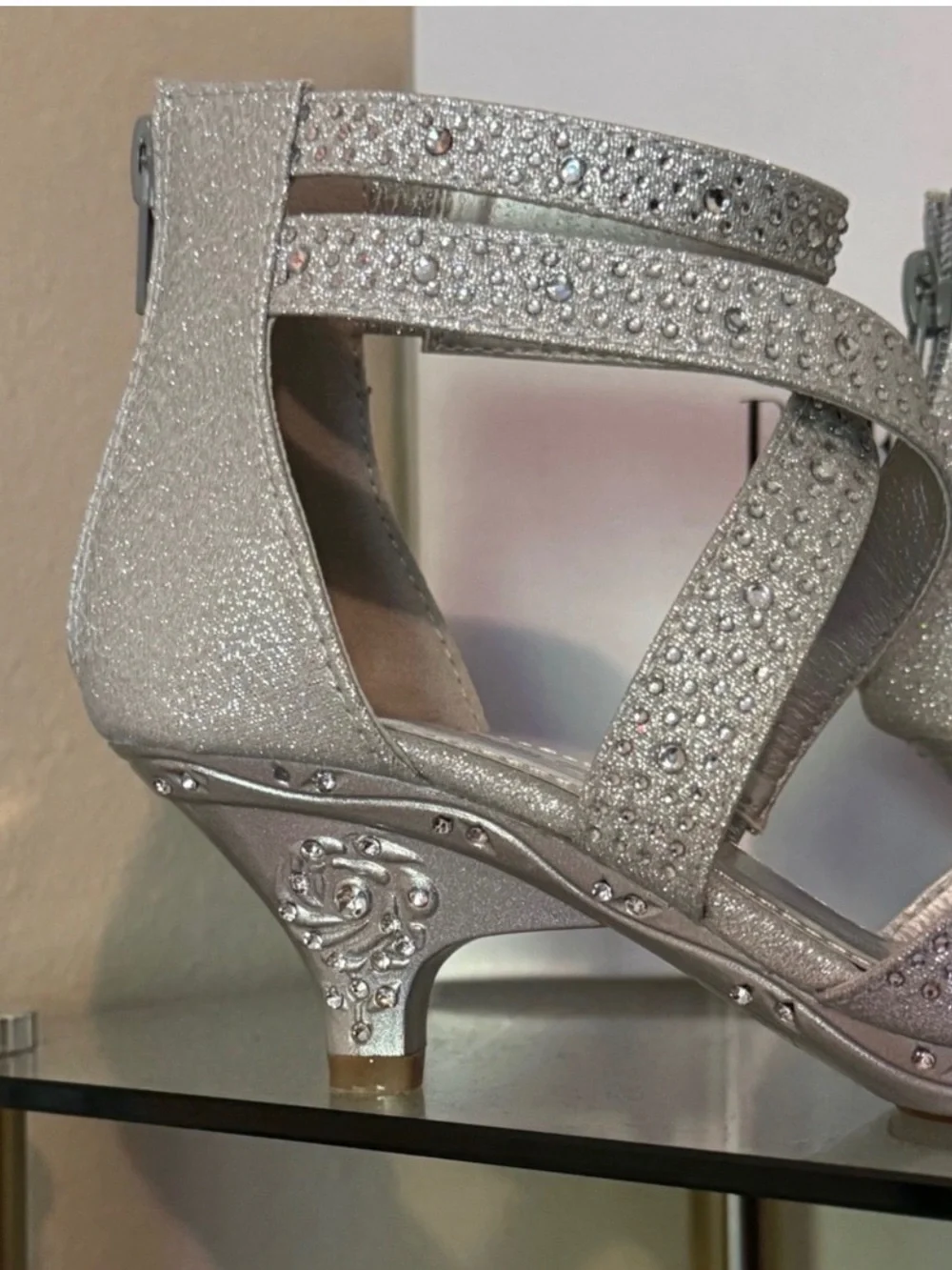 Dream Pairs Silver Glitter Rhinestone Strappy Low Heel Sandals